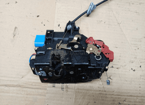 Zamek drzwi prawy przód 9 PIN VW Caddy III 6