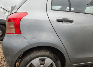 Toyota Yaris II    błotnik tył tylny prawy  lewy    06-11 1E7 3