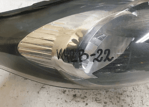 Przod przednia lampa prawa ford fiesta MK7 3