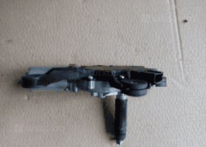 Ford Focus C-Max silniczek wycieraczki tyl tylnej 2