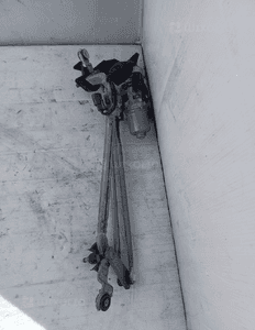 TOYOTA RAV4 IV LIFT 15-19 MECHANIZM WYCIERACZEK PRZÓD SILNICZEK 85110-42190 2