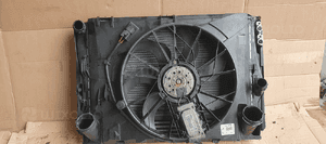 Pas przedni chłodnice wentylator BMW I E87 2.0D 7561711 7801993 5
