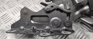 Mercedes W206 zawias maski pokrywy silnika lewa A20688003801 3