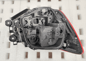 AUDI Q2 Lampa tył Tylna prawa 81A945070B 8