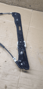 Mechanizm podnośnik szyby lewy przód BMW 1 E87 7067795S 7138465E 6927027 3