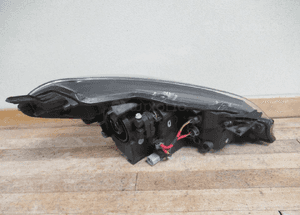Lampa przednia przód lewa toyota yaris iii 3 lift soczewka 2014-2017 14