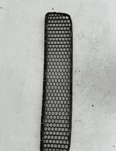 Grill zderzaka vw touareg 07- 7L6853678E 2