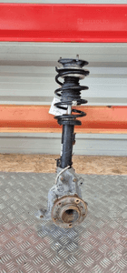 BMW E90 E91 ZWROTNICA AMORTYZATOR LEWY LEWA PRZÓD PRZEDNIA 6764443 6736015 2