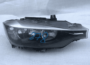 Bmw F30 zwykła lampa przednia prawa 1