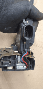 Zamek drzwi prawy przód przedni VW Passat B5 8 Pin 3B1837016A 3