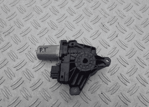 SILNICZEK SZYBY PRAWY TYŁ MERCEDES W176 RADOM