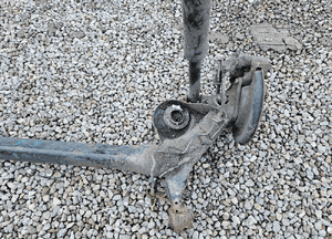 Toyota PRIUS III 09-15 belka tylna oś 2