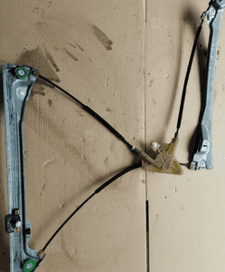 Renault Laguna III 3 mechanizm podnośnik szyby przód przedni prawy 2