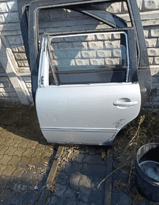 drzwi lewe tył passat b 5 kombi