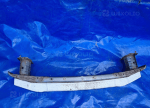 Toyota VERSO 09-18 belka wzmocnienie absorber 1