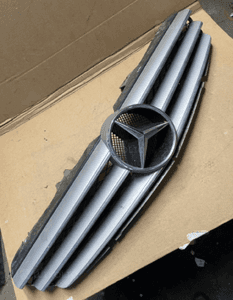 MERCEDES CL 216 atrapa grill oryginalny przed lift a2168800083 1