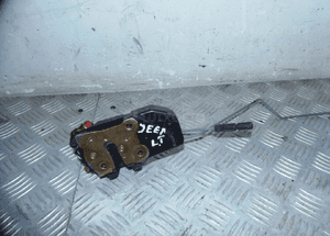 ZAMEK DRZWI LEWY TYŁ JEEP GRAND CHEROKEE WK 1