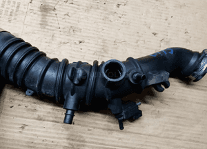 Rura przewód dolot powietrza Renault Clio III 1.2 TCE 8200519077 8