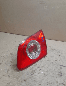 Vw passat B6 kombi lampa na klapę prawa 2