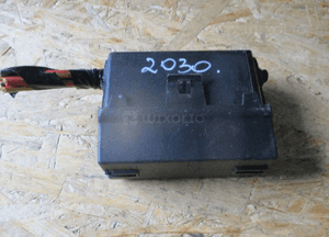 SKRZYNKA BEZPIECZNIKÓW OPEL MERIVA A I 1 24437030 1