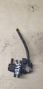 Zawór zaworek podciśnienia Mercedes B-Klasa W245 A0061536628 2
