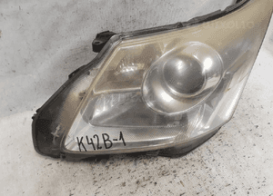 Przod przednia lampa lewa toyota avensis T27 3