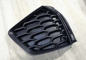 Kratka w zderzak prawa audi A3 8Y 8Y0807682B 3