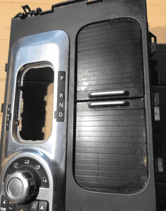 Konsola środkowa panel wybieraka przełącznik zjazdowy YUD501361 Range Rover 3 III LM L322 2006-2009 2