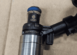 Audi A4 B8 1.8 TFSI wtryskiwacz 0261500057 06H906036F 3