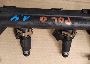 VW Polo 97 1.4 8V AEX wtryskiwacz listwa wtryskowa 2