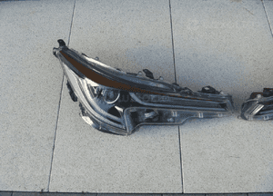 Toyota corolla E21 hb kombi lampa full led prawa lewa 81150-02S70 2