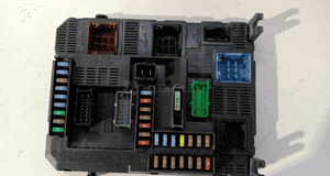 PEUGEOT 308 II T9 moduł sterownik BSI skrzynka bezpieczników 2014-2021 9807054180 1