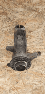 Zwrotnica piasta lewy przód przednia lewa Renault Scenic II 1.9 DCI 2