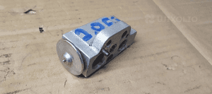 Zawór rozprężny zaworek Audi A4 B8 H7995002 4