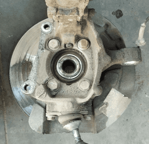 Volvo S60 V70 S80 XC70 2.4 D 2.0 T2.4T zwrotnica piasta przod  prawa lewa 2