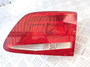 Lampa prawy tył vw passat B7  90004533 2