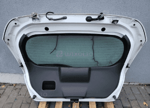 KLAPA Bagażnika tył tylna HC biała Ford Fiesta Mk7 VII 08- lift 11