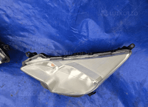 Toyota VERSO S 11-14 lampa przednia lewa prawa komplet 4