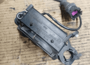 Klamka zewnętrzna lewy przód Audi A4 B5 80 A8 4A0837205D 8D0837207A 3