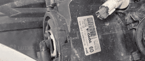 Przod przednia lampa lewa toyota auris E15 5