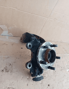 Zwrotnica piasta lewy przód Ford Focus MK2 1.8 16V 2