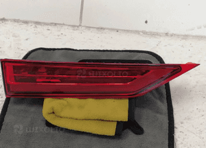 Volvo XC60 ii lampa lewy tył tylna w klapę oryginał 3
