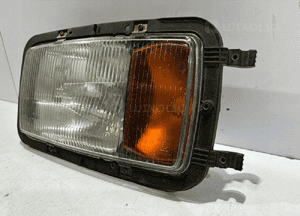 MERCEDES SK 1834 Lampa przednia Lewa - 16037 2