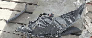 Przod przednia lampa prawa peugeot 207 4