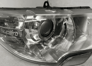 Skoda Superb II lampa prawy przód UK 3T2941016C 3