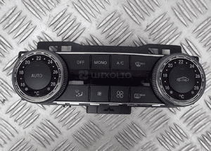 MERCEDES W204 PANEL KLIMATYZACJI 2048308285 RADOM 1