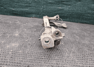 Zwrotnica 8E0258F 8E0407242B Zawieszenie Piasta Czujnik ABS Przednia Przód Prawa AUDI A4 B6 B7 34