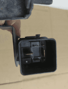 PRZEKAŻNIK ŚWIEC ŻAROWYCH HYUNDAI I30 III 1.6 CRDI 2