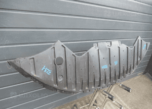 Płyta osłona pod zderzaka przednia jaguar xe X760 GX73 2015-2019 8