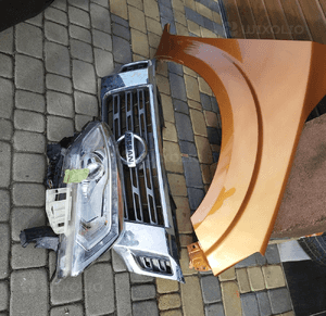 błotnik prawy navara 4 IV atrapa 1